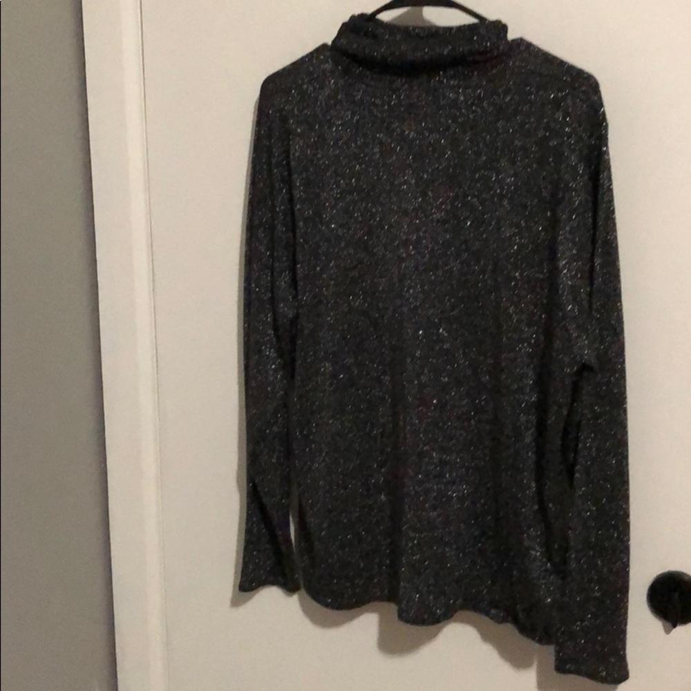 Long sleeve shirt glittery